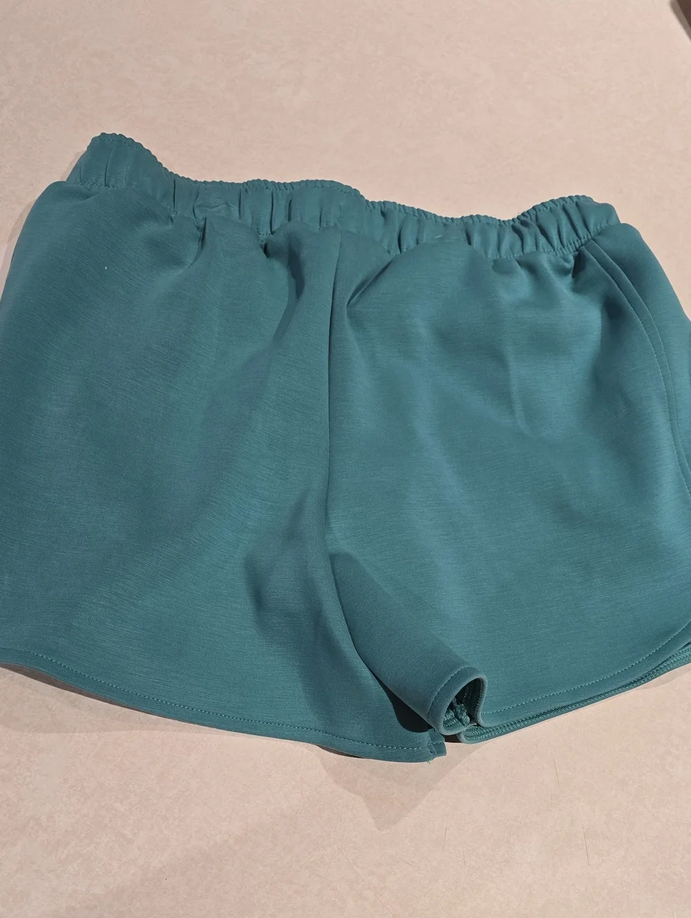 All In Motion Girls Teal Airy Sleek Shorts Size XL NWT